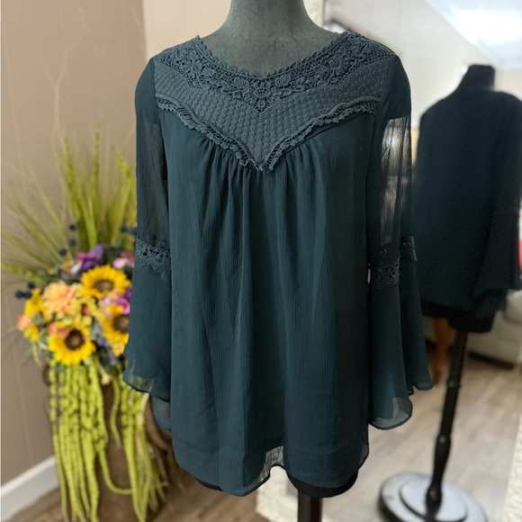 AGB • Boho Flutter Sleeve Crochet Blouse - Picture 5 of 11